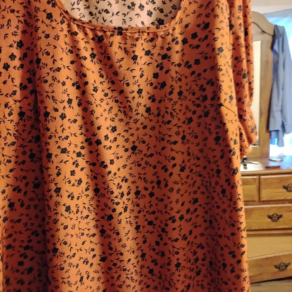 SHEIN Orange Floral Print Blouse